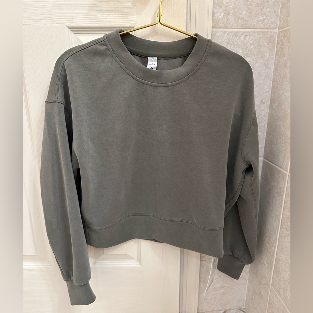 NWT Lululemon Perfectly Oversized Cropped Crew in Army Green size 0